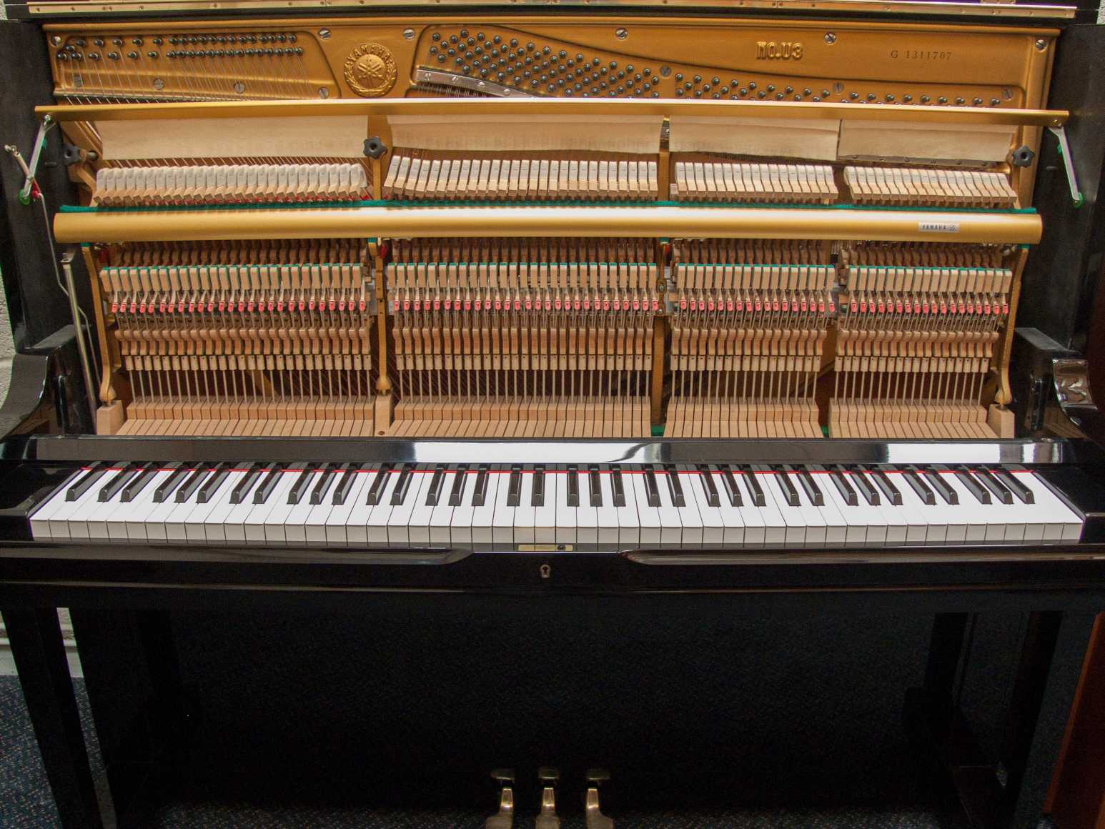 Yamaha U3G upright Piano in black polyester – Gallery image – Roberts Pianos Oxford