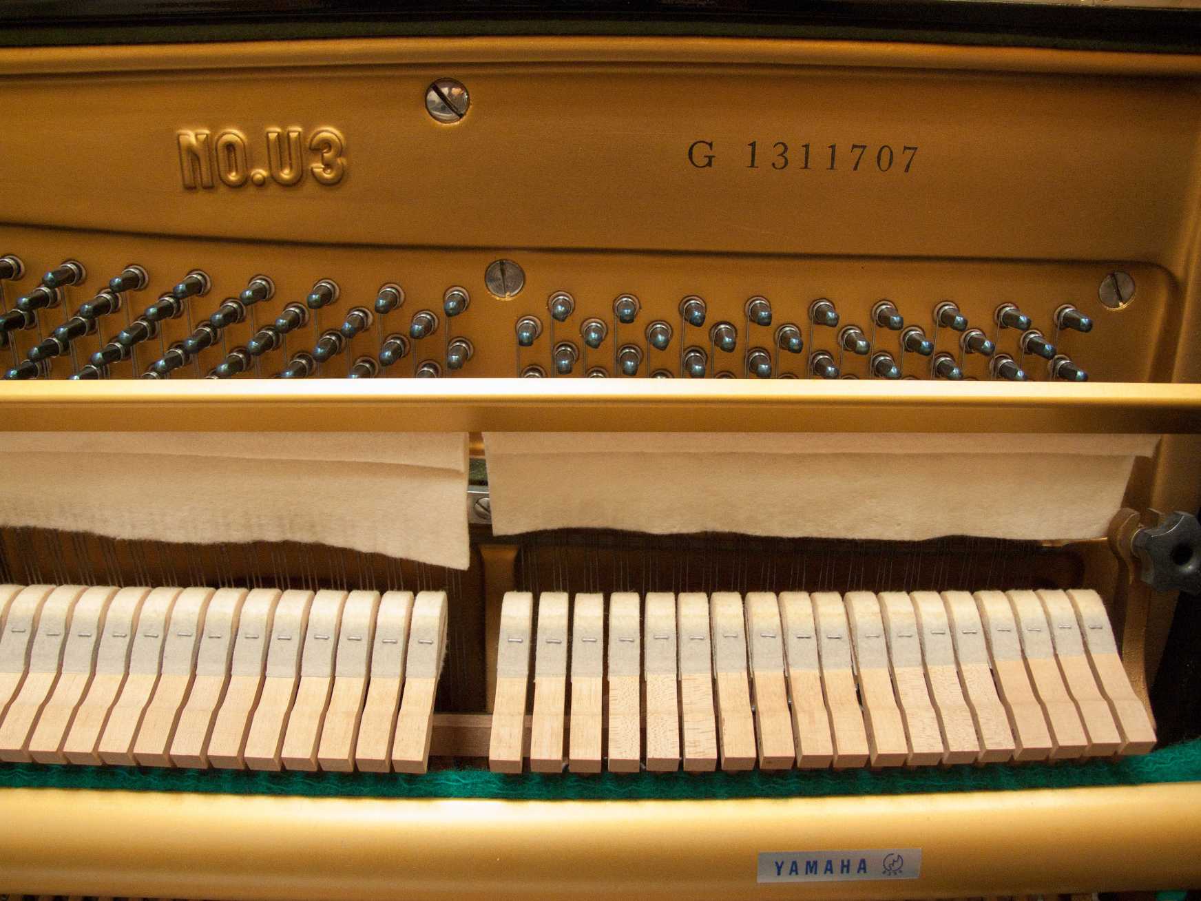 Yamaha U3G upright Piano in black polyester – Gallery image – Roberts Pianos Oxford