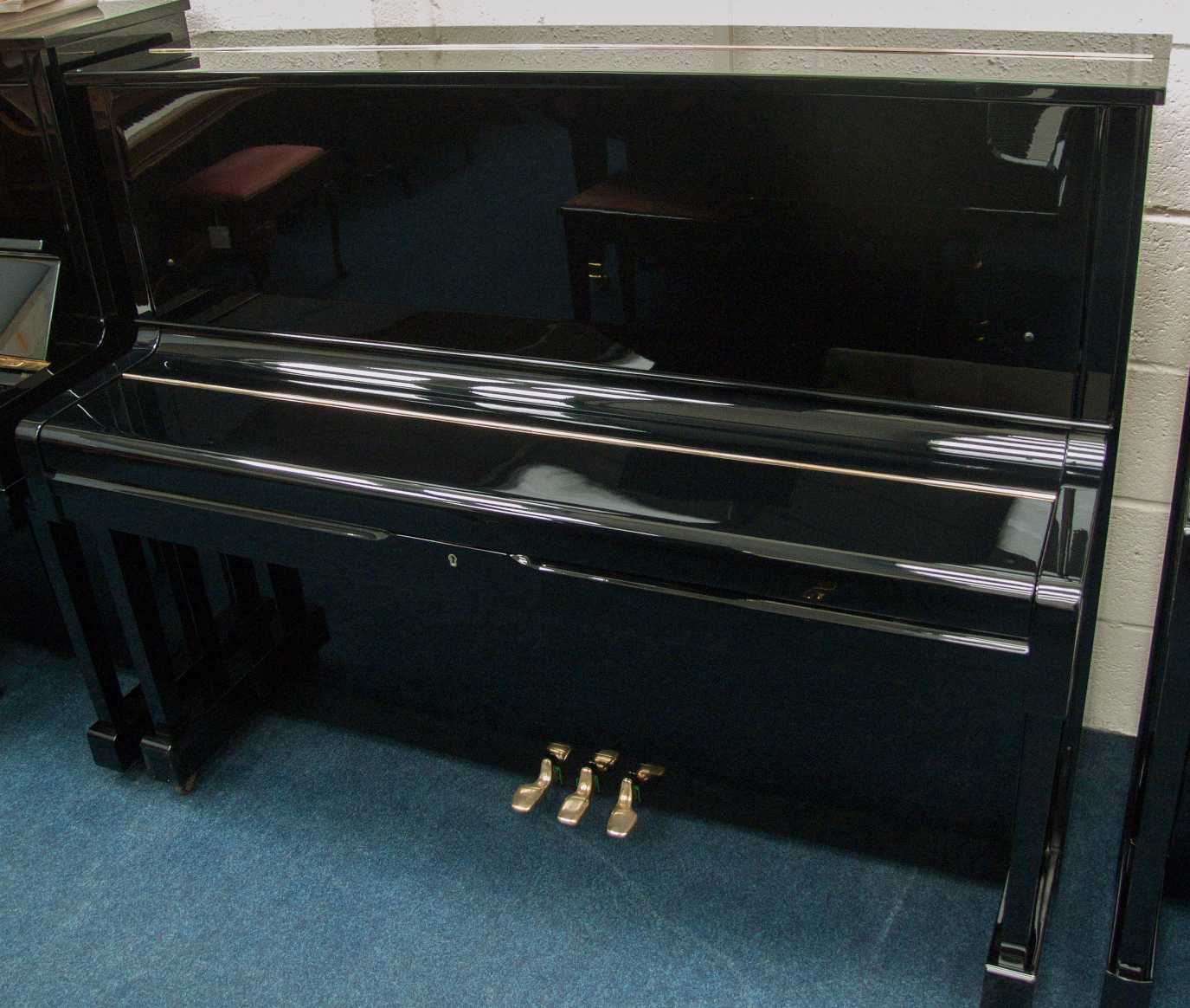 Yamaha U1G