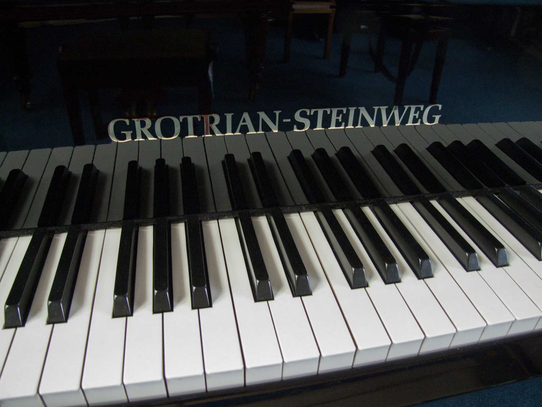 Grotrian Steinweg 189 grand Piano in black polyester – Gallery image – Roberts Pianos Oxford