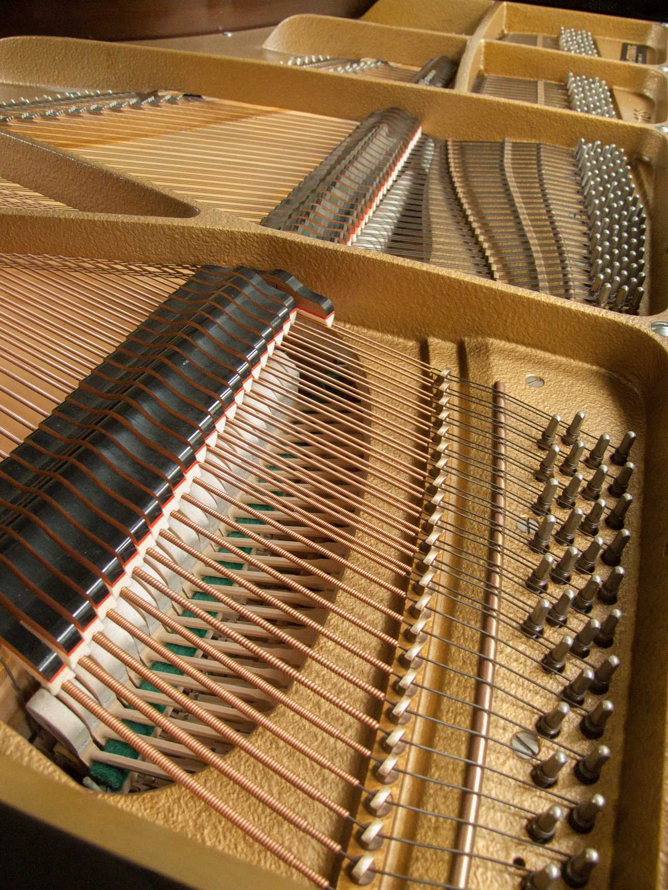 Grotrian Steinweg 189 grand Piano in black polyester – Gallery image – Roberts Pianos Oxford