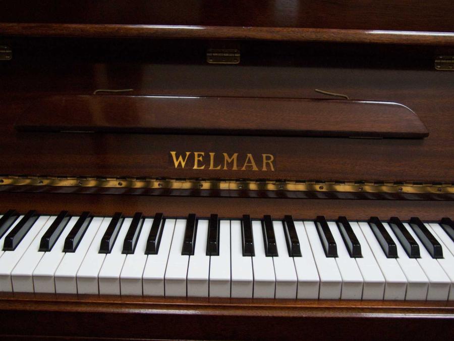 Welmar upright Piano in teak – Gallery image – Roberts Pianos Oxford