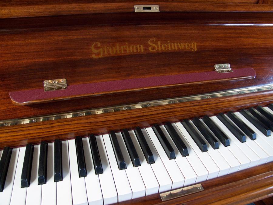 Grotrian Steinweg 128 upright Piano in rosewood – Gallery image – Roberts Pianos Oxford