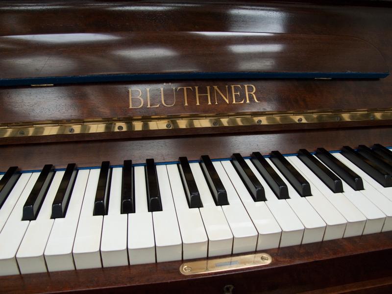 Bluthner upright Piano in mahogany – Gallery image – Roberts Pianos Oxford