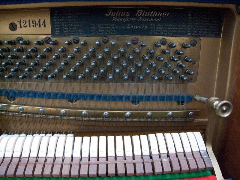 Bluthner upright Piano in mahogany – Gallery image – Roberts Pianos Oxford