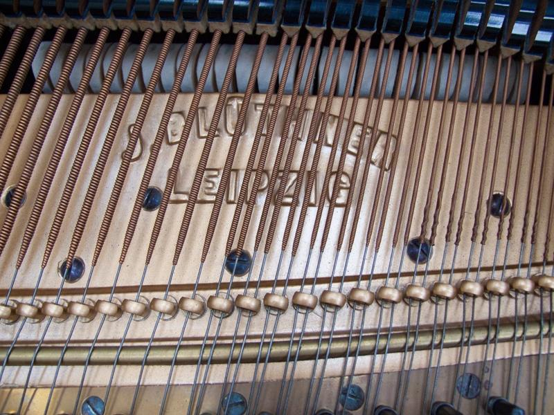 Bluthner style V grand Piano in Rosewood – Gallery image – Roberts Pianos Oxford
