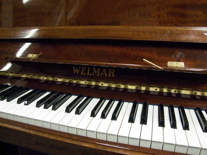 Welmar upright Piano in mahogany – Gallery image – Roberts Pianos Oxford