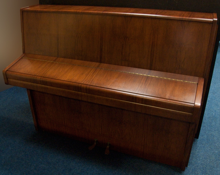 Knight K10 upright Piano in Mahogany – Gallery image – Roberts Pianos Oxford