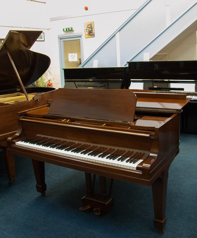 Steinway O