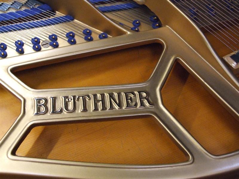 Bluthner Style IV grand Piano in mahogany – Gallery image – Roberts Pianos Oxford