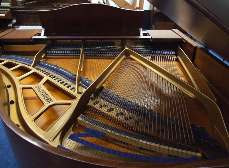 Bluthner Style IV grand Piano in mahogany – Gallery image – Roberts Pianos Oxford
