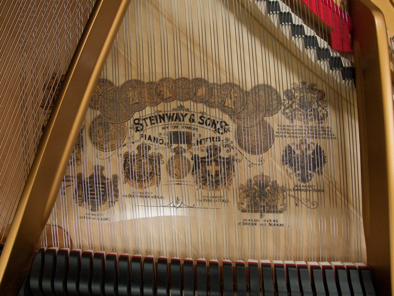 Steinway O