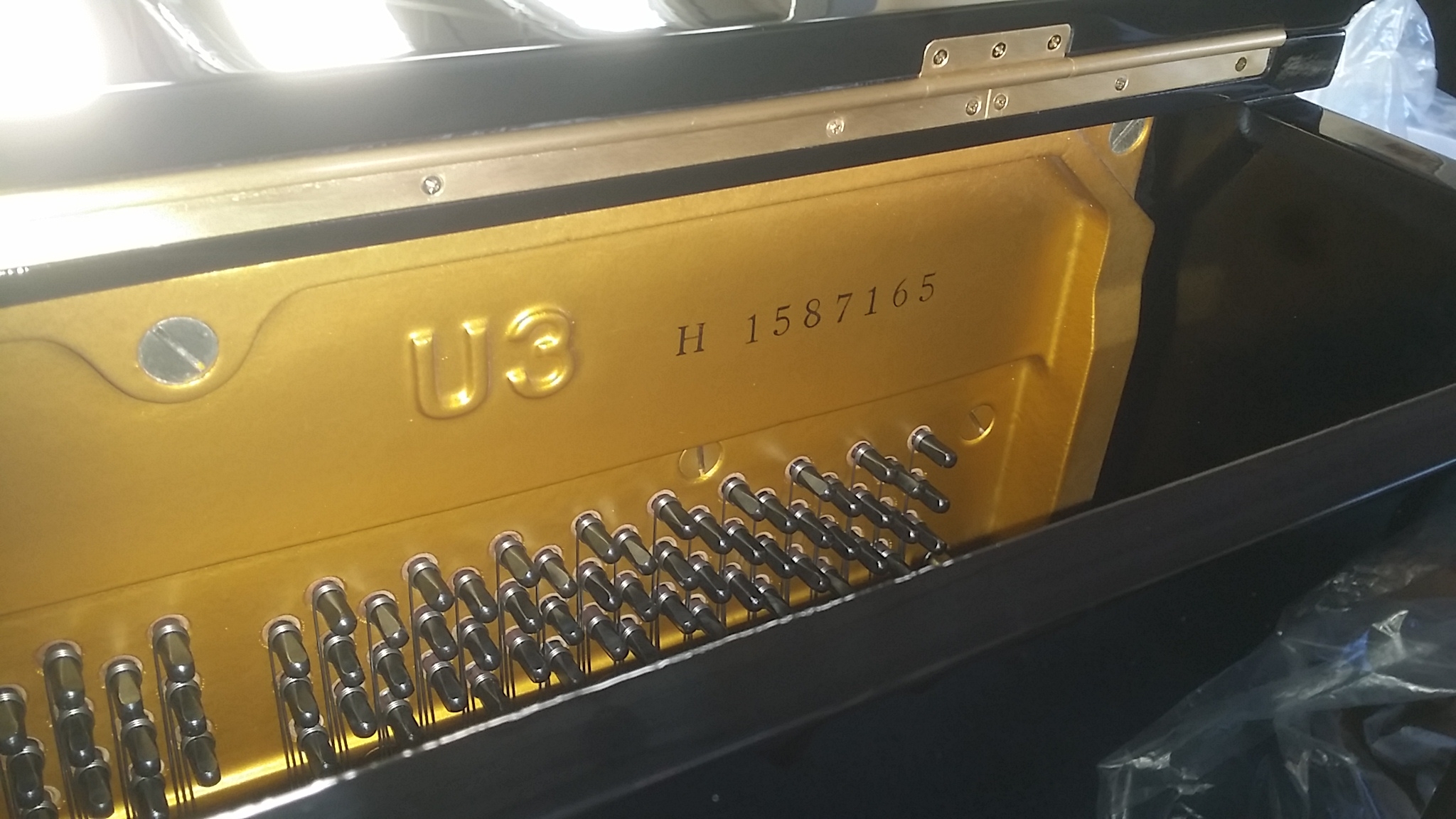 Yamaha U3H upright Piano in Black polyester – Gallery image – Roberts Pianos Oxford