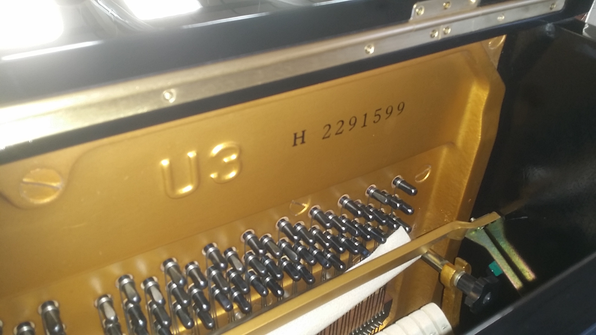 Yamaha U3H upright Piano in Black polyester – Gallery image – Roberts Pianos Oxford
