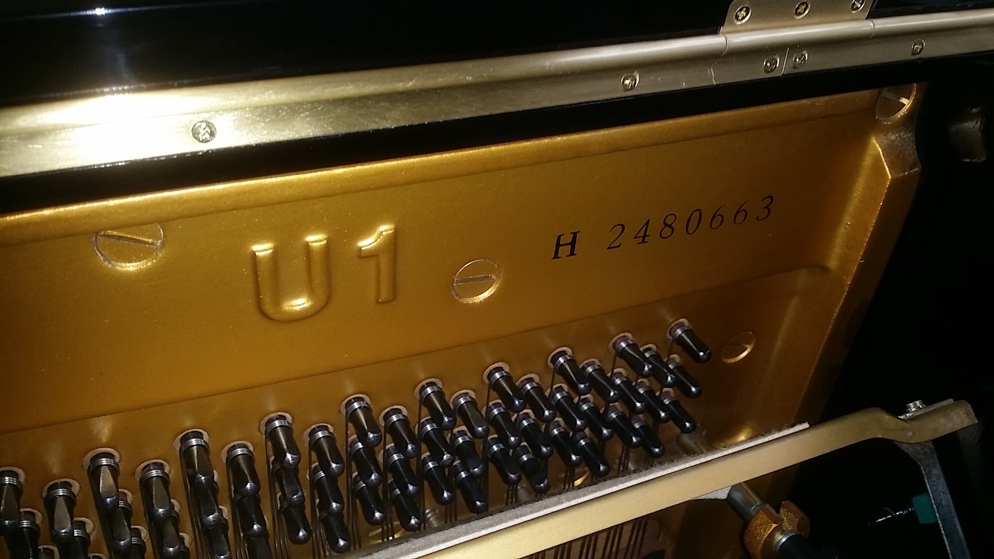 Yamaha U1H upright Piano in Bright black – Gallery image – Roberts Pianos Oxford