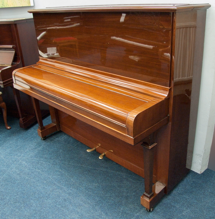 Steinway K