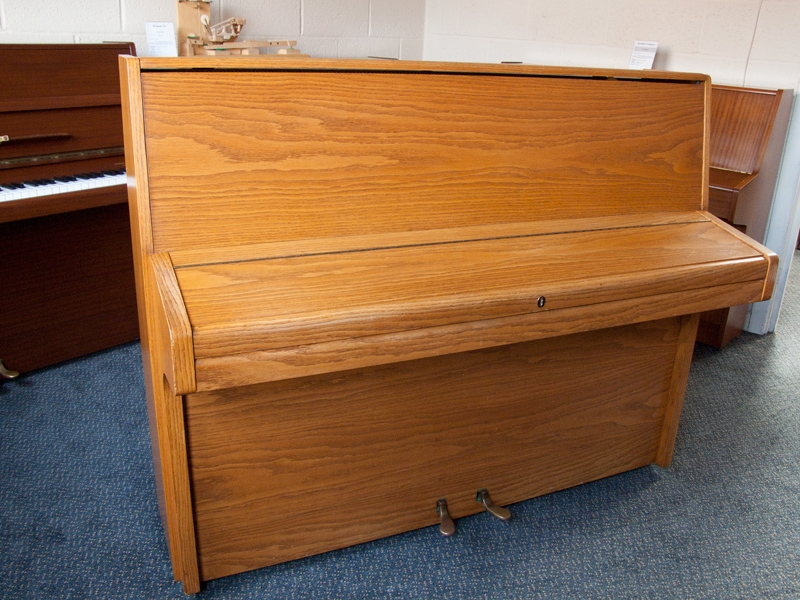 Knight K10 upright Piano in oak – Gallery image – Roberts Pianos Oxford