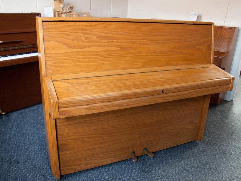 Knight K10 upright Piano in oak – Gallery image – Roberts Pianos Oxford