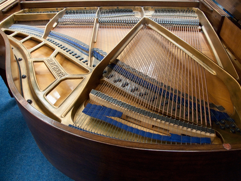 Bluthner IV grand Piano in mahogany – Gallery image – Roberts Pianos Oxford