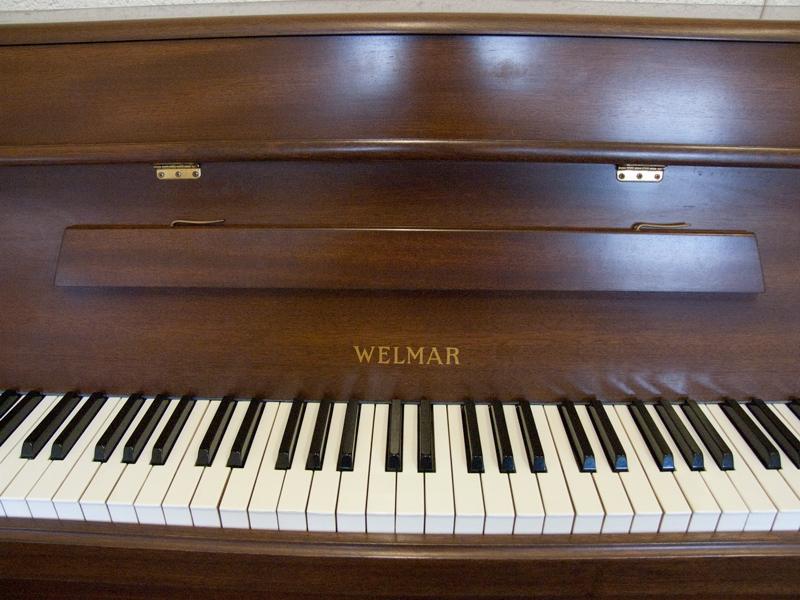 Welmar upright Piano – Gallery image – Roberts Pianos Oxford