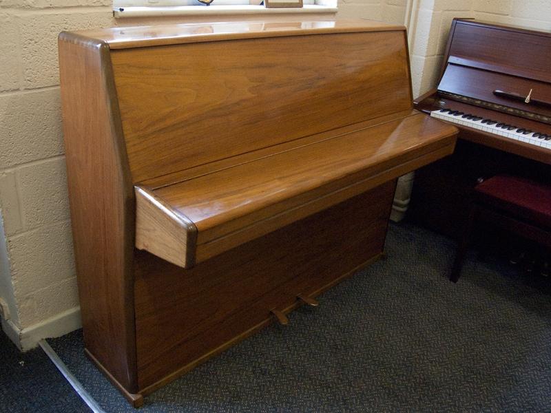 Welmar upright Piano – Gallery image – Roberts Pianos Oxford