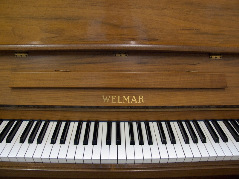 Welmar upright Piano – Gallery image – Roberts Pianos Oxford