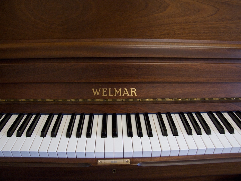 Welmar upright Piano – Gallery image – Roberts Pianos Oxford