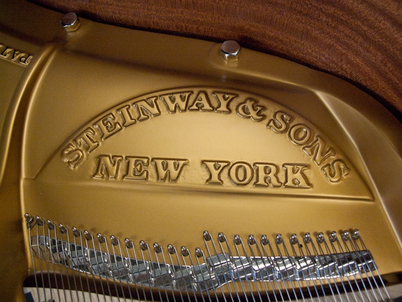 Steinway O