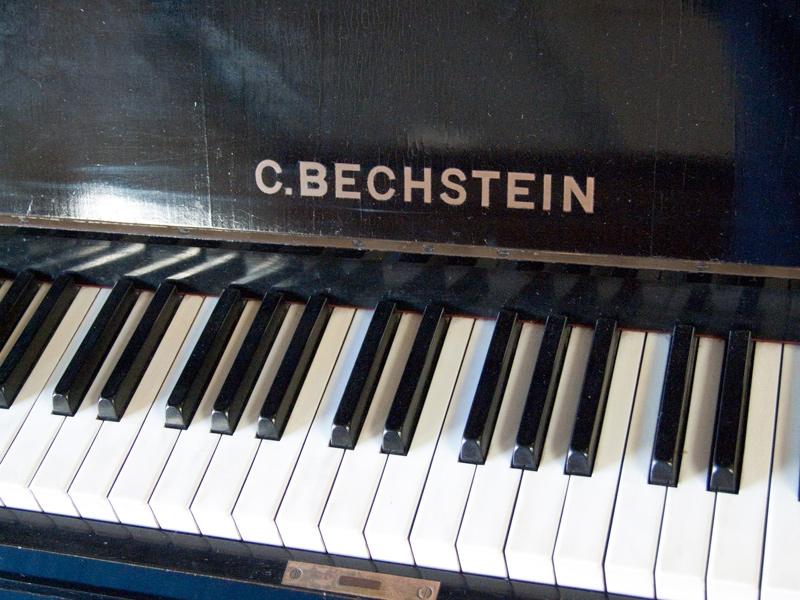 Bechstein 10 upright Piano in rosewood – Gallery image – Roberts Pianos Oxford