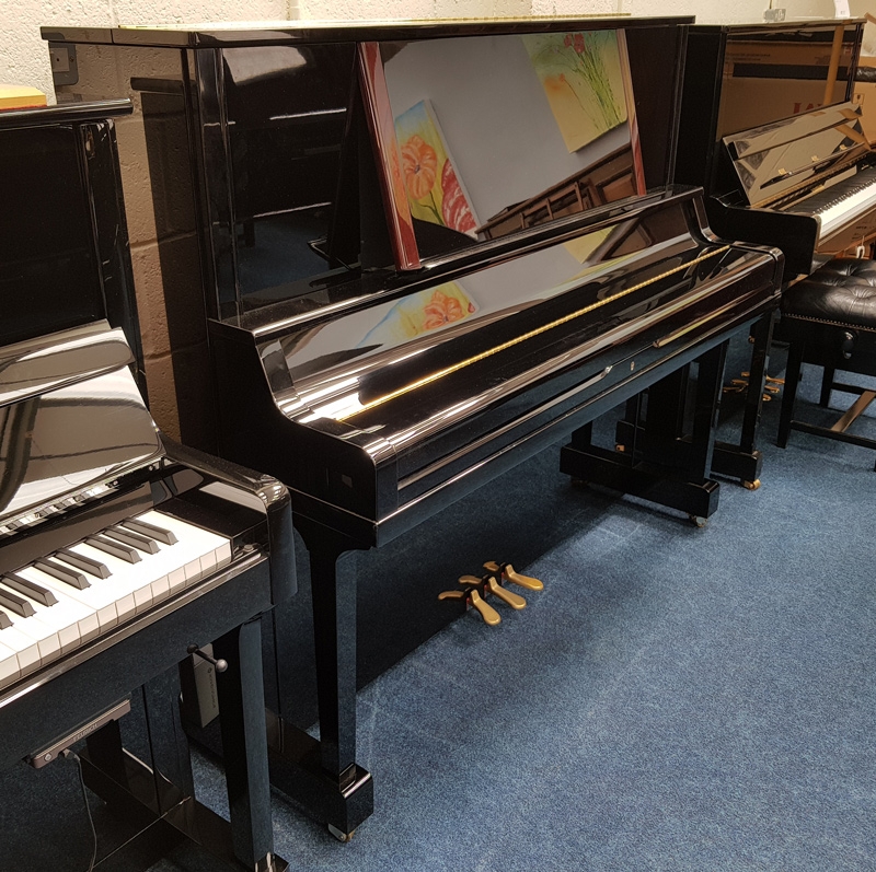 Yamaha YUS5 upright Piano in bright-black – Gallery image – Roberts Pianos Oxford