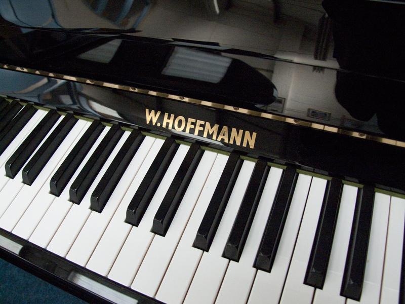 Hoffmann Bechstein 128 upright Piano in Black – Gallery image – Roberts Pianos Oxford