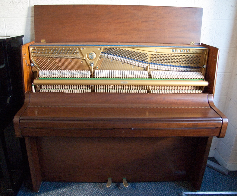 Welmar upright Piano in mahogany – Gallery image – Roberts Pianos Oxford