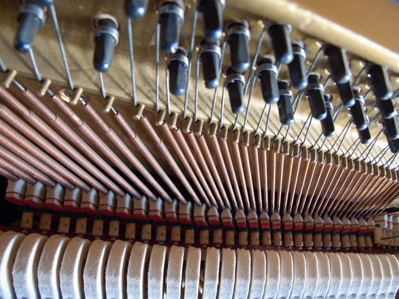 Welmar upright Piano in mahogany – Gallery image – Roberts Pianos Oxford