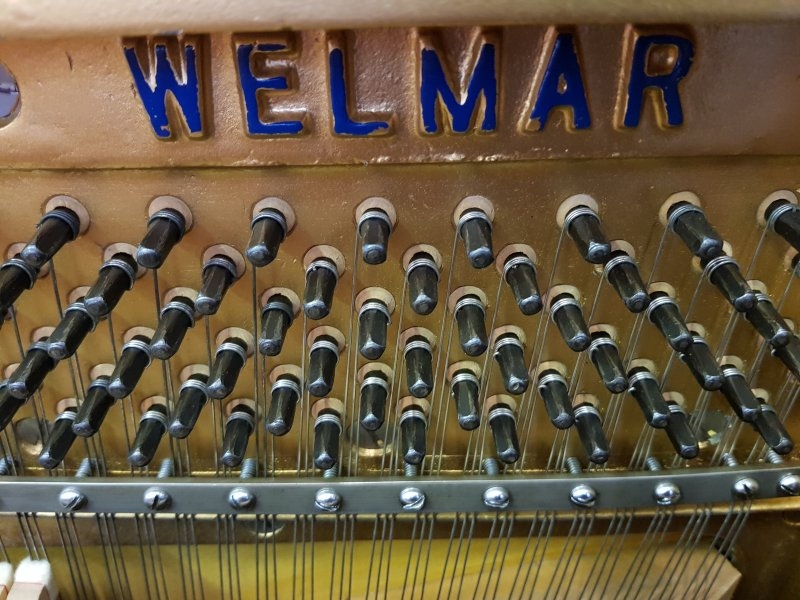 Welmar upright Piano in mahogany – Gallery image – Roberts Pianos Oxford