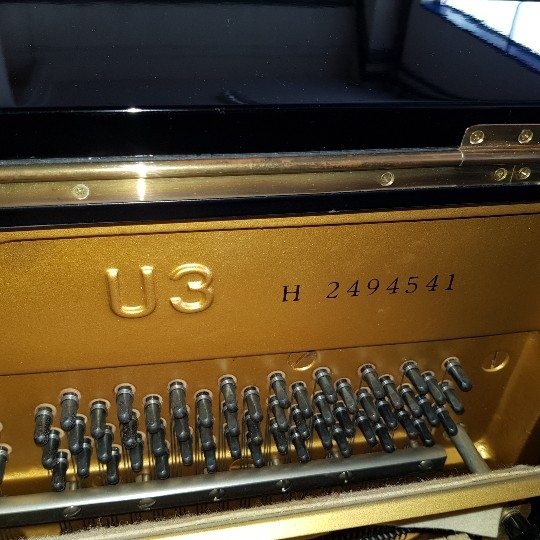 Yamaha U3H upright Piano in Black polyester – Gallery image – Roberts Pianos Oxford