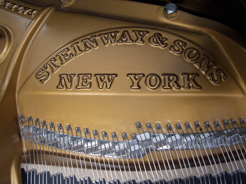 Steinway M