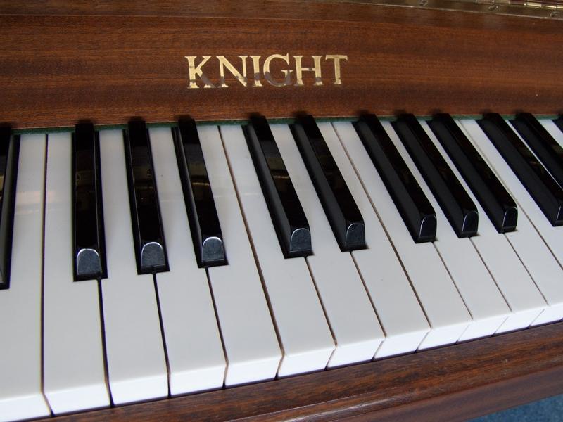 Knight York upright Piano in mahogany – Gallery image – Roberts Pianos Oxford