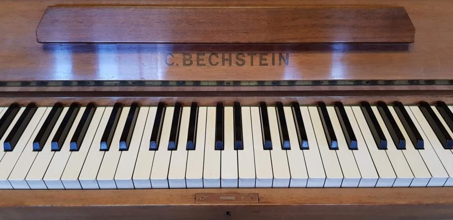 Bechstein 9 upright Piano in Walnut – Gallery image – Roberts Pianos Oxford