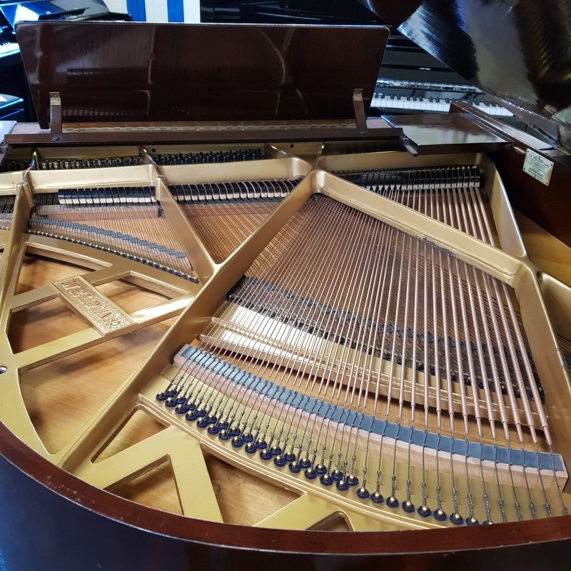 Welmar grand Piano in mahogany – Gallery image – Roberts Pianos Oxford
