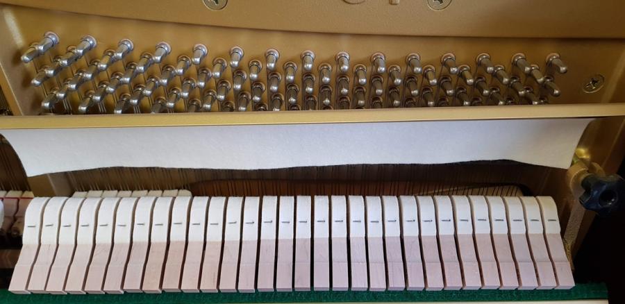 Yamaha U1A upright Piano in Polyester mahogany – Gallery image – Roberts Pianos Oxford