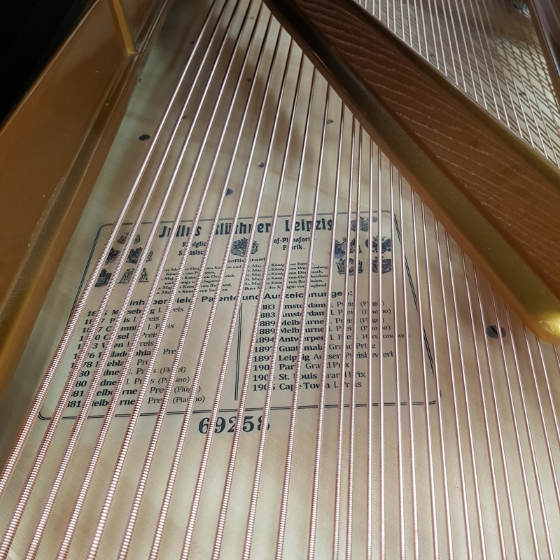 Bluthner 230 style 10 grand Piano in black polyester – Gallery image – Roberts Pianos Oxford