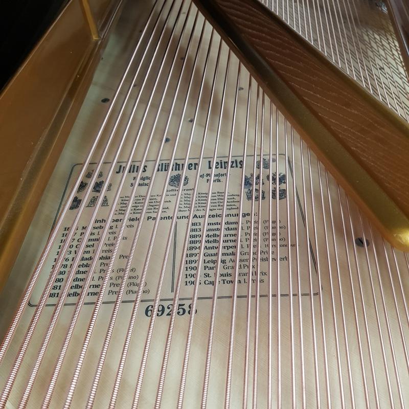 Bluthner 230 style 10 grand Piano in black polyester – Gallery image – Roberts Pianos Oxford