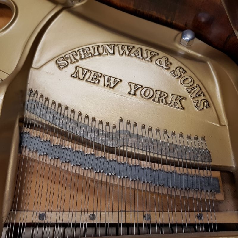 Steinway O