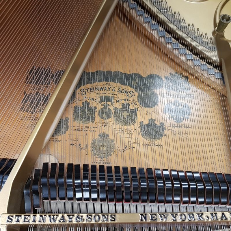 Steinway O