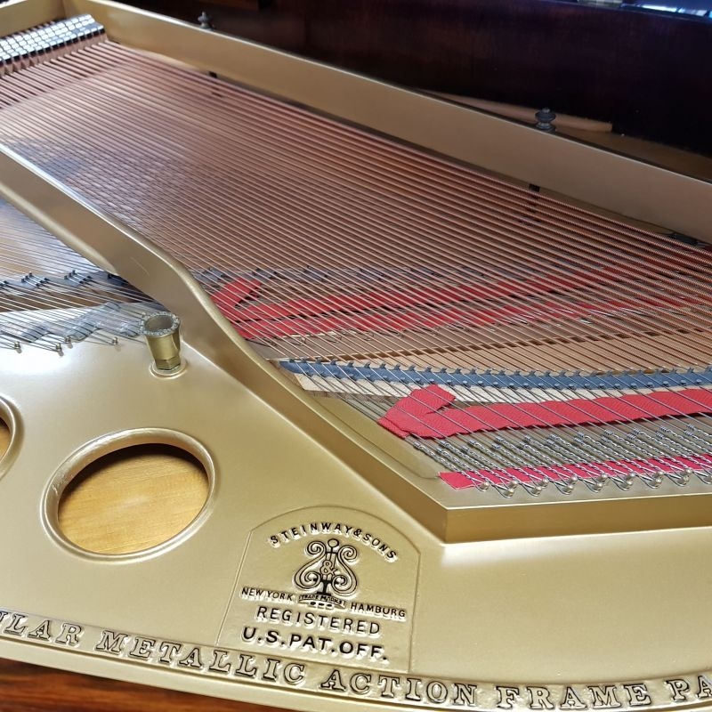 Steinway O
