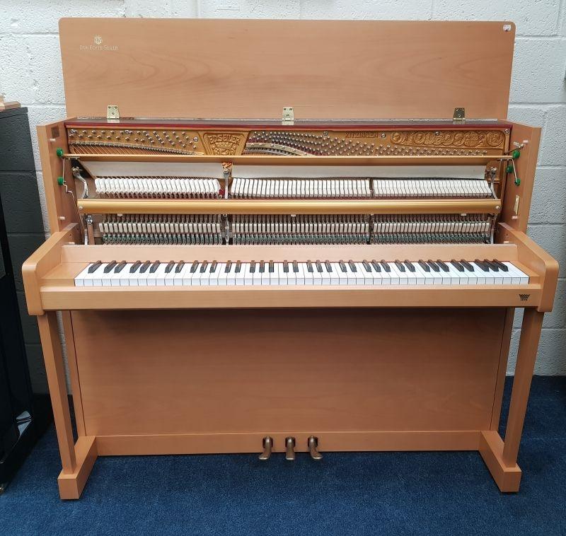 Seiler Primus Trend upright Piano in beech – Gallery image – Roberts Pianos Oxford