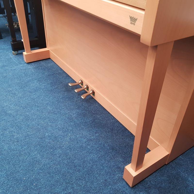 Seiler Primus Trend upright Piano in beech – Gallery image – Roberts Pianos Oxford