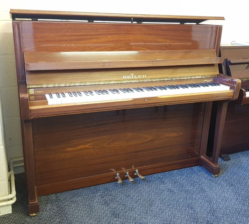 Seiler Favorit upright Piano in Rosewood – Featured image – Roberts Pianos Oxford