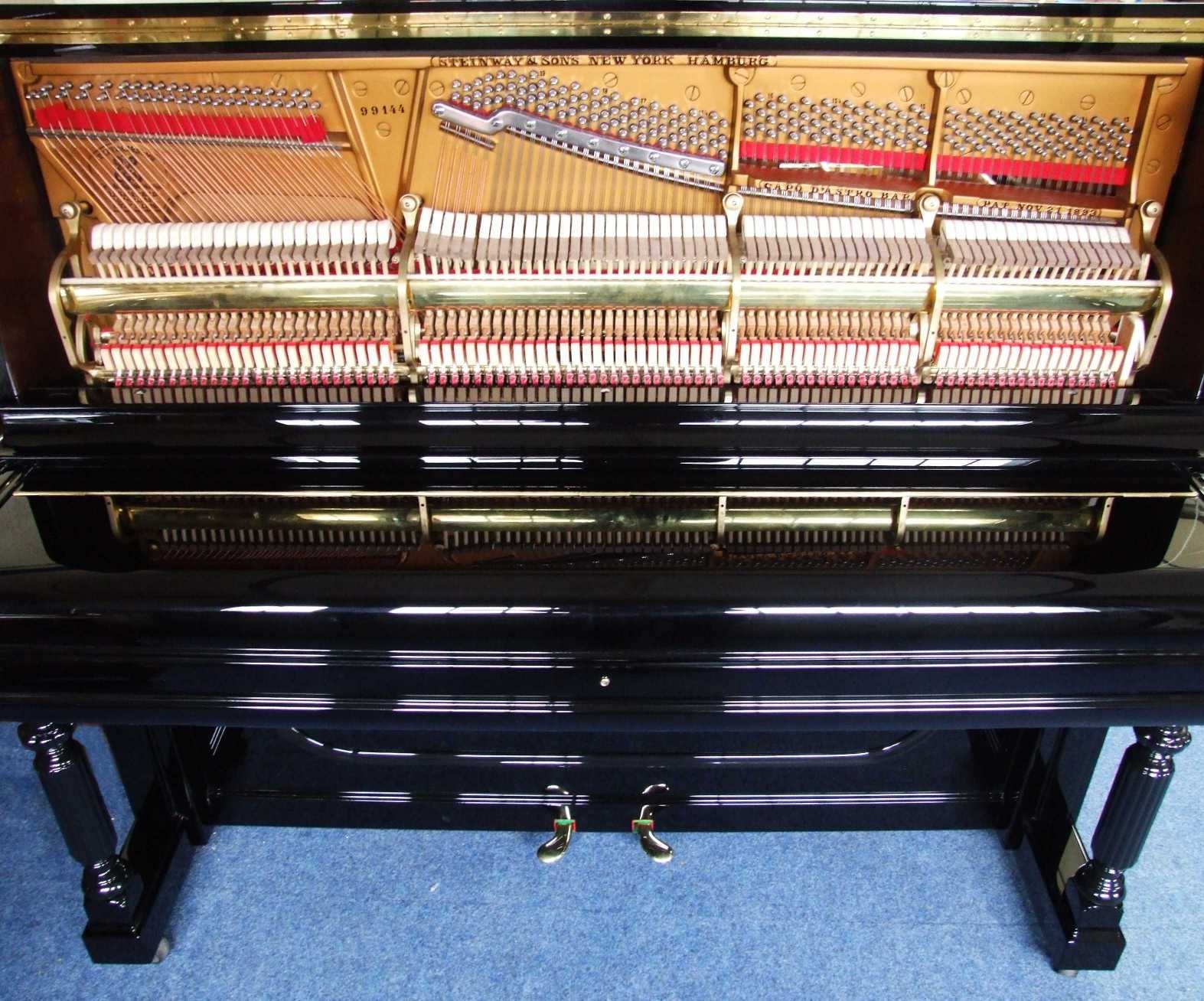 Steinway E