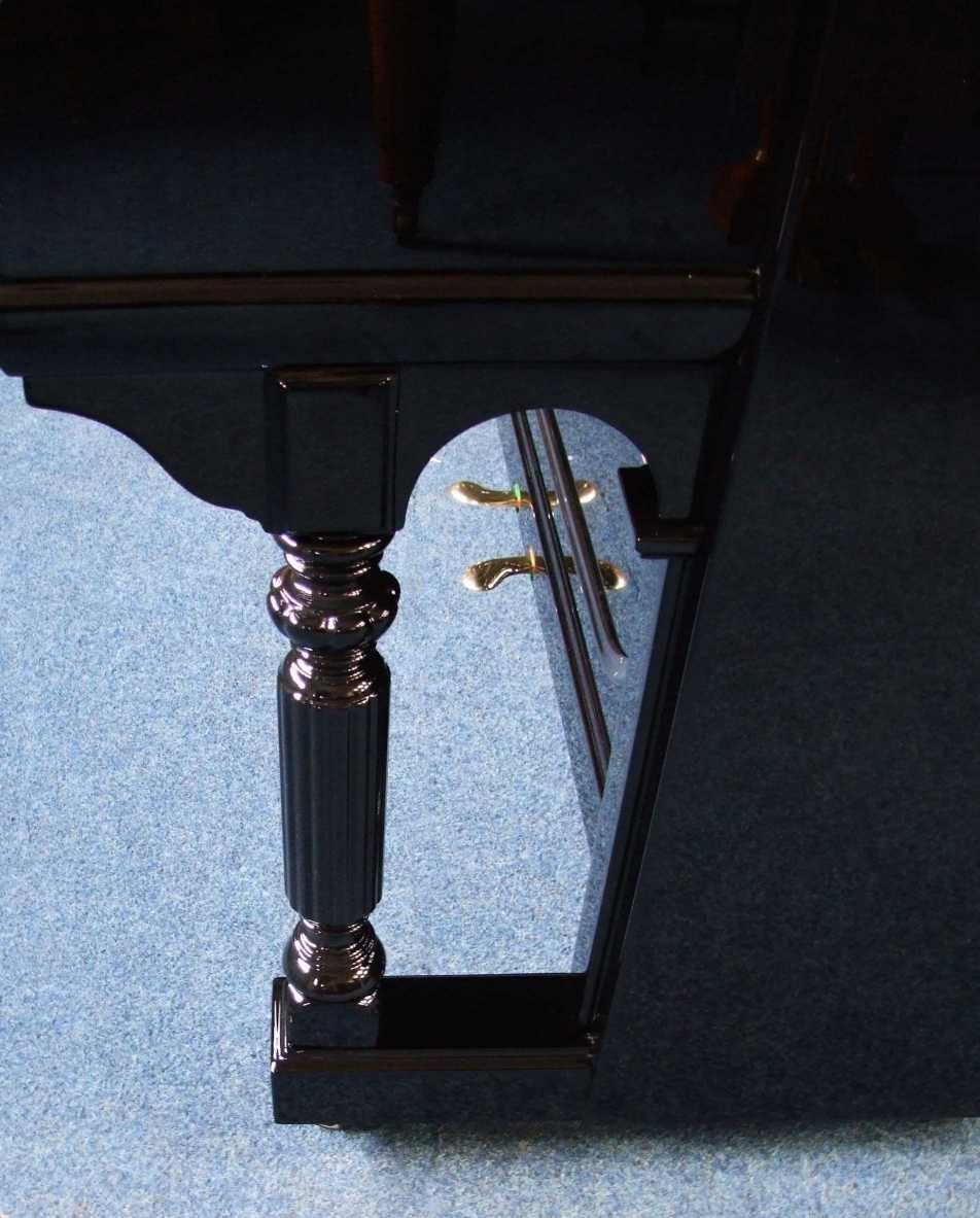 Steinway E